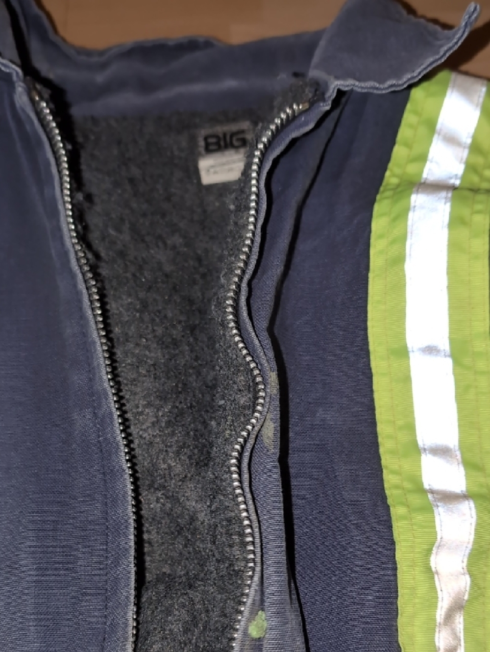 Reflective Work Jacket And Jeans - Picture 6 of 15